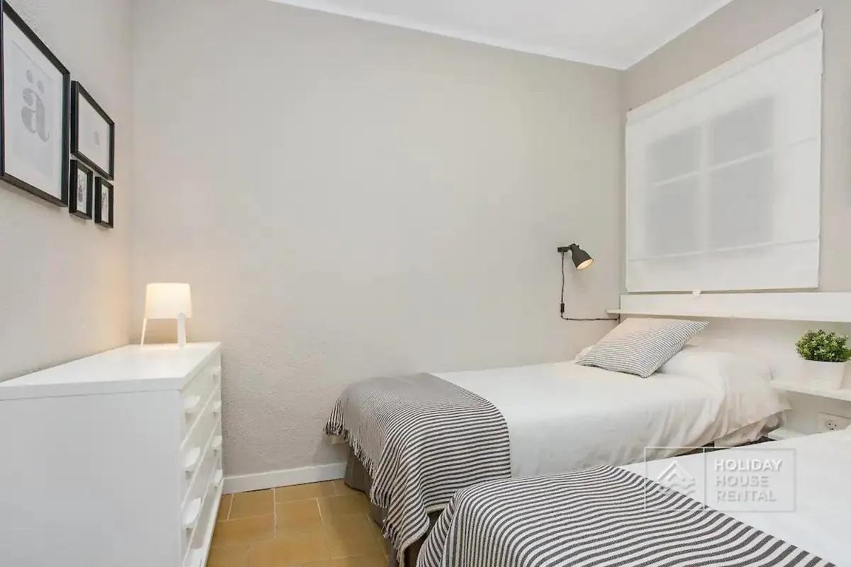 Cosy 3-Bedroom Apartment For 6-8 People Just 50M From The Beach Salou