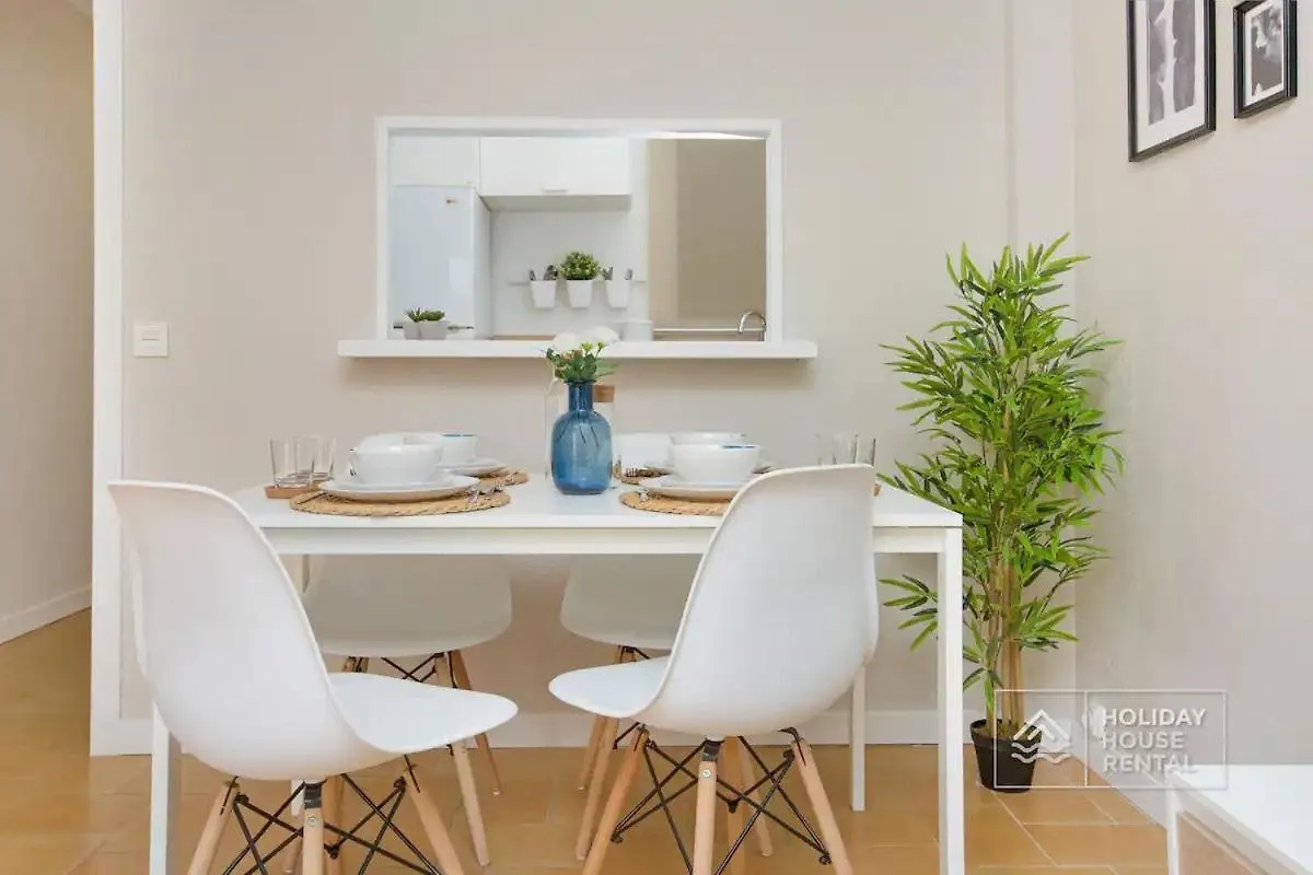 Cosy 3-Bedroom Apartment For 6-8 People Just 50M From The Beach Salou