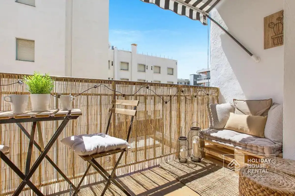 Cosy 3-Bedroom Apartment For 6-8 People Just 50M From The Beach Salou 0*,