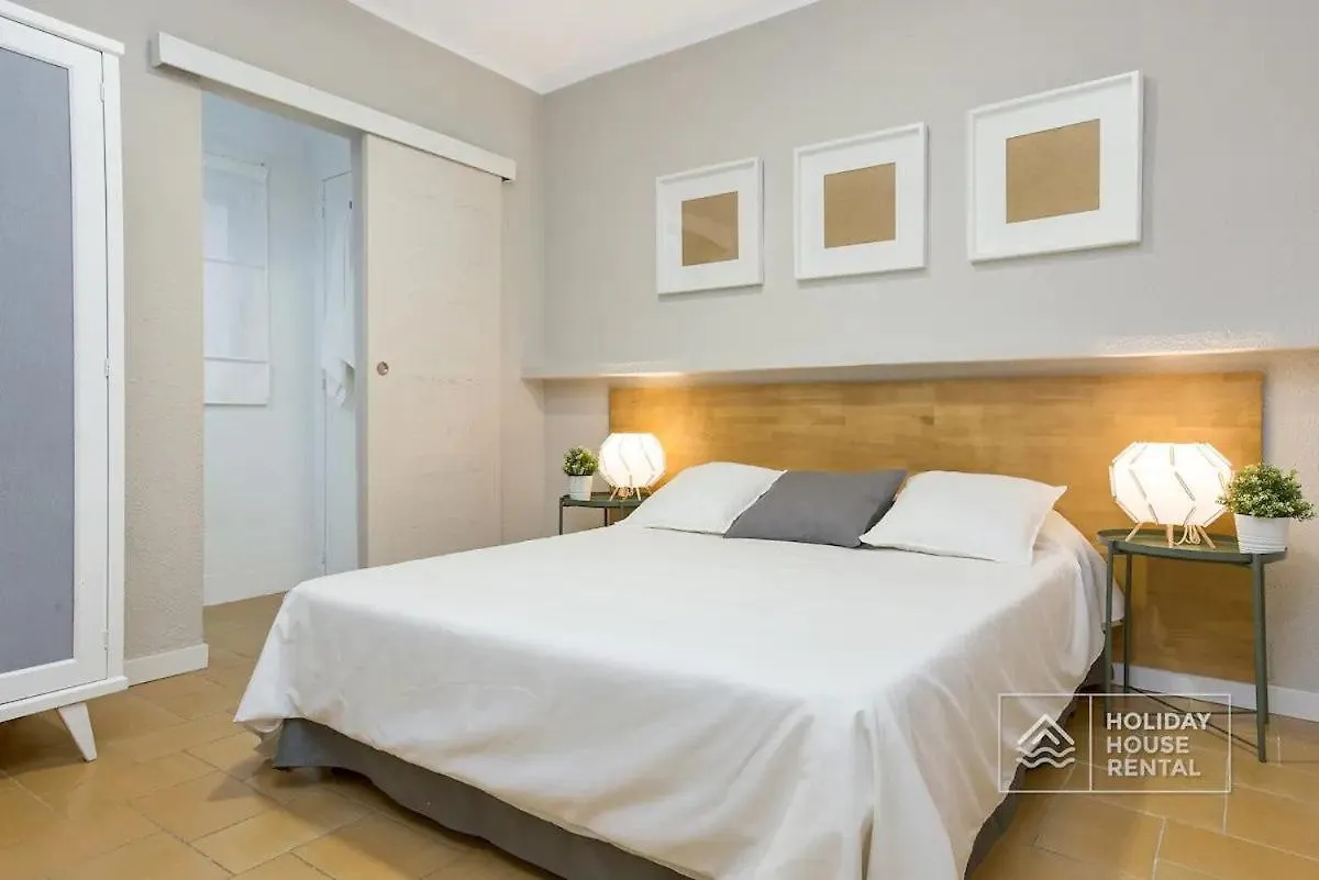 Cosy 3-Bedroom Apartment For 6-8 People Just 50M From The Beach Salou